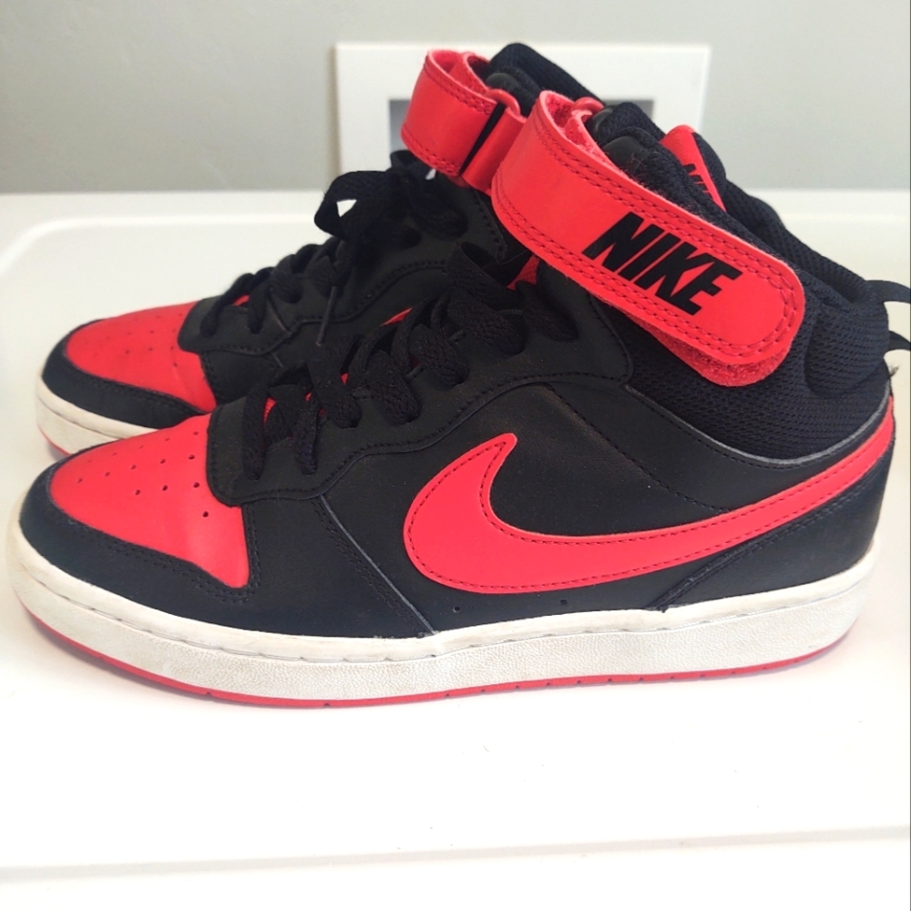 Nike Court Borough